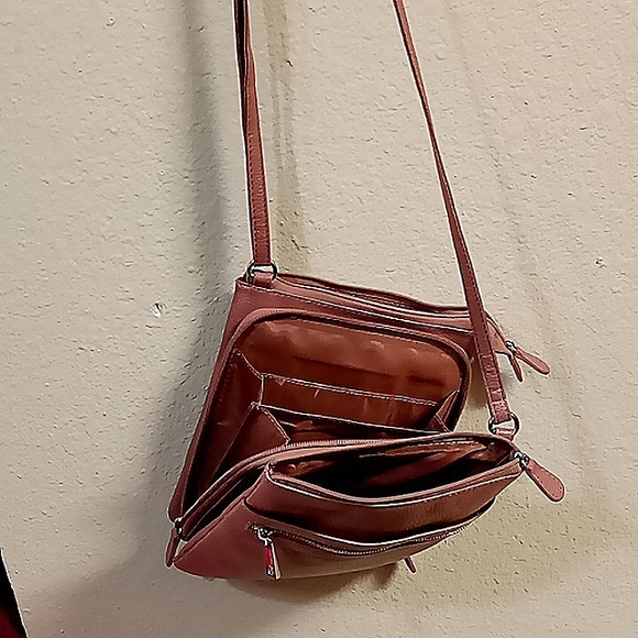 Giani Bernini Genuine Pebbled Pink Leather Triple Zip Crossbody Bag - Picture 12 of 12